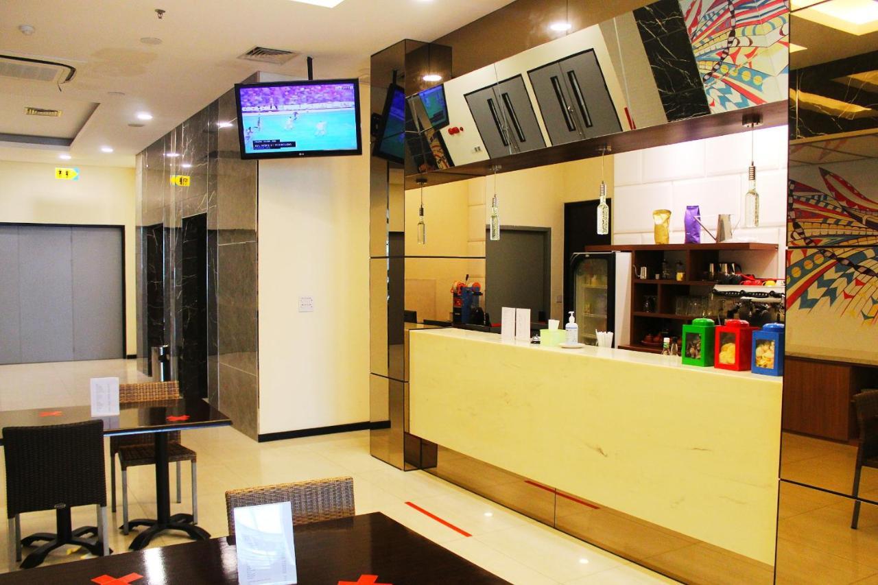 Nite & Day Jakarta - Mangga Besar Esterno foto