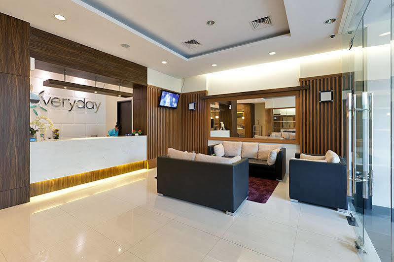 Nite & Day Jakarta - Mangga Besar Esterno foto